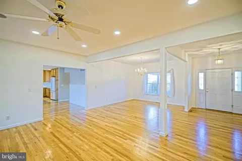 Living - 30748 Elm Dr, Lewes, DE 19958 photo 3 of 7