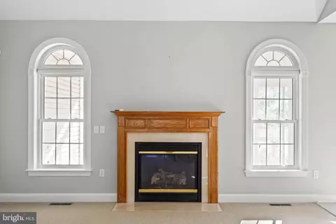 Living - 16303 Red Fox Ct, Milton, DE 19968 photo 2 of 5