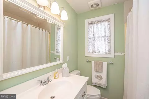 Bath - 37714 Balsa St, Ocean View, DE 19970 photo 4 of 5