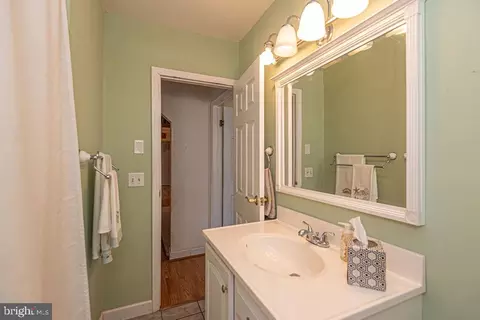 Bath - 37714 Balsa St, Ocean View, DE 19970 photo 5 of 5