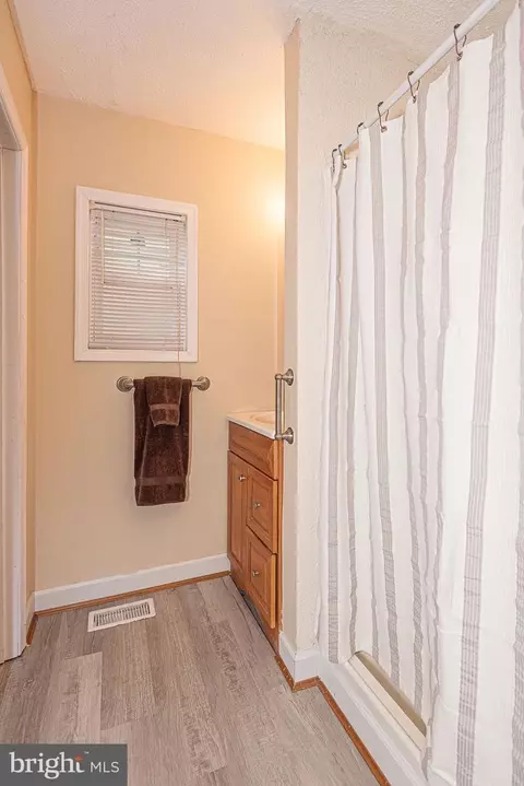 Bath - 37714 Balsa St, Ocean View, DE 19970 photo 2 of 5