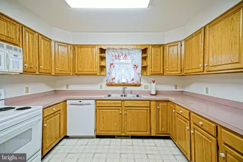 Kitchen - 19325 E Redden Rd, Georgetown, DE 19947 photo 2 of 5
