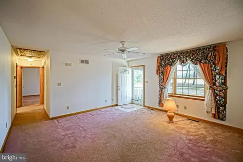 Living - 19325 E Redden Rd, Georgetown, DE 19947 photo 3 of 5