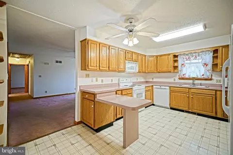 Kitchen - 19325 E Redden Rd, Georgetown, DE 19947 photo 1 of 5