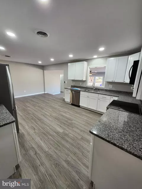 Kitchen - 34515 Maple Dr, Lewes, DE 19958 photo 1 of 2