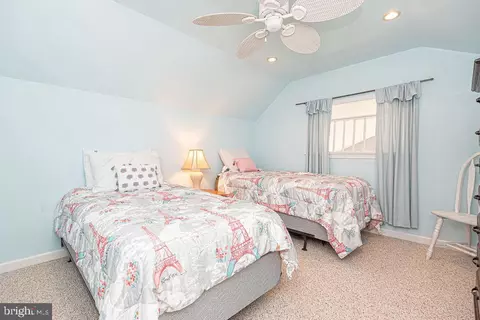 Bedroom - 6 S Primrose Ln, Ocean View, DE 19970 photo 7 of 11