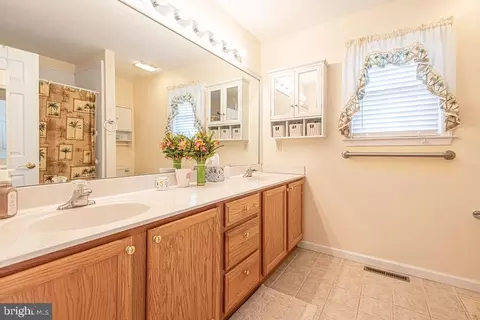 Bath - 6 S Primrose Ln, Ocean View, DE 19970 photo 4 of 6