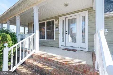 Exterior - 6 S Primrose Ln, Ocean View, DE 19970 photo 4 of 8