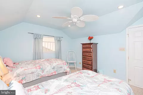 Bedroom - 6 S Primrose Ln, Ocean View, DE 19970 photo 10 of 11