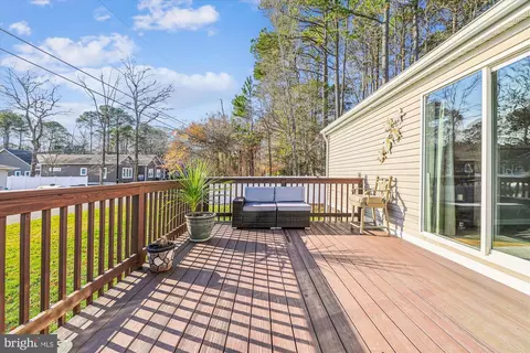 33292 Walnut Ct, Ocean View, DE 19970 photo 2