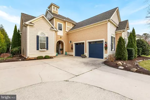 Exterior - 8 Foxwood Ct, Ocean View, DE 19970 photo 2 of 12