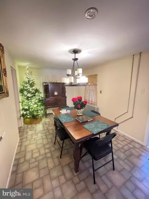 Dining - 211 W 6th St, Laurel, DE 19956 photo 1 of 2