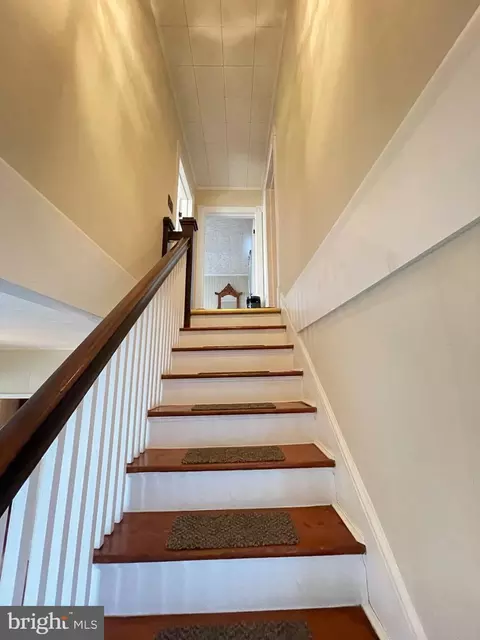 Entry Way - 211 W 6th St, Laurel, DE 19956 photo 3 of 4