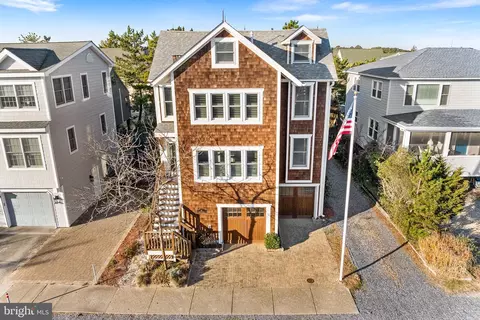 Exterior - 41 N Atlantic Ave, Bethany Beach, DE 19930 photo 3 of 5