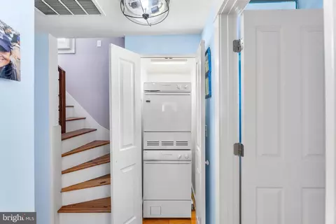 Entry Way - 41 N Atlantic Ave, Bethany Beach, DE 19930 photo 3 of 6