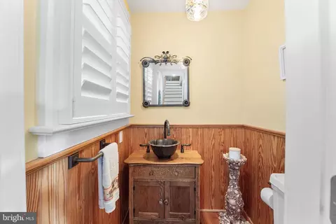 Bath - 41 N Atlantic Ave, Bethany Beach, DE 19930 photo 1 of 7