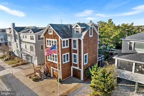 41 N Atlantic Ave, Bethany Beach, DE 19930