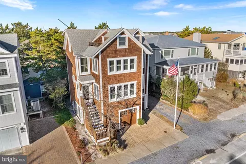 Exterior - 41 N Atlantic Ave, Bethany Beach, DE 19930 photo 2 of 5