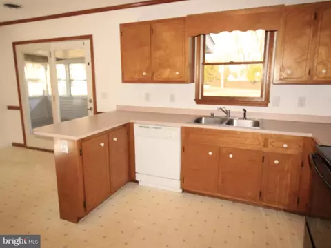 Kitchen - 36837 Old Mill Ct, Ocean View, DE 19970 photo 2 of 3