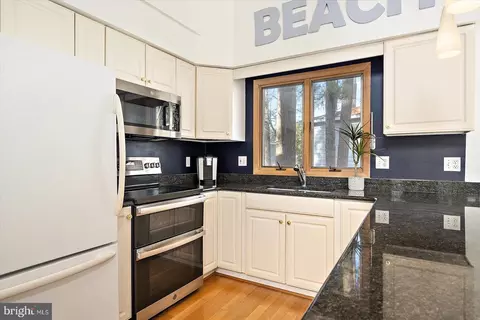 Kitchen - 943 Pine Tree Ln, Bethany Beach, DE 19930 photo 3 of 5