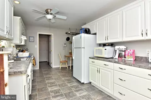 Kitchen - 30430 E Barrier Reef Blvd, Lewes, DE 19958 photo 1 of 2
