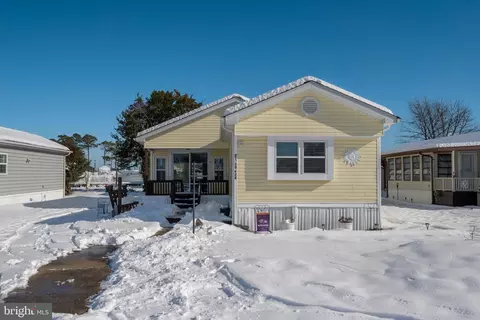21729 F St #18035, Rehoboth Beach, DE 19971