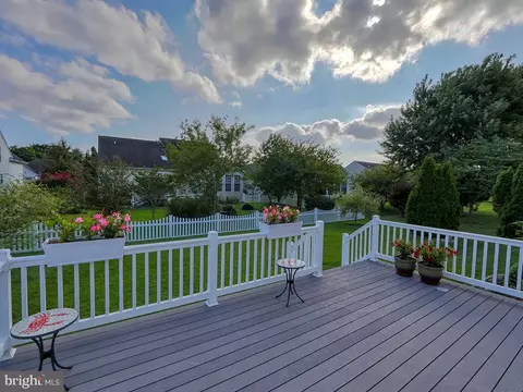 Exterior - 33096 E Light Dr, Lewes, DE 19958 photo 3 of 10