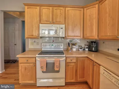 Kitchen - 33096 E Light Dr, Lewes, DE 19958 photo 5 of 6