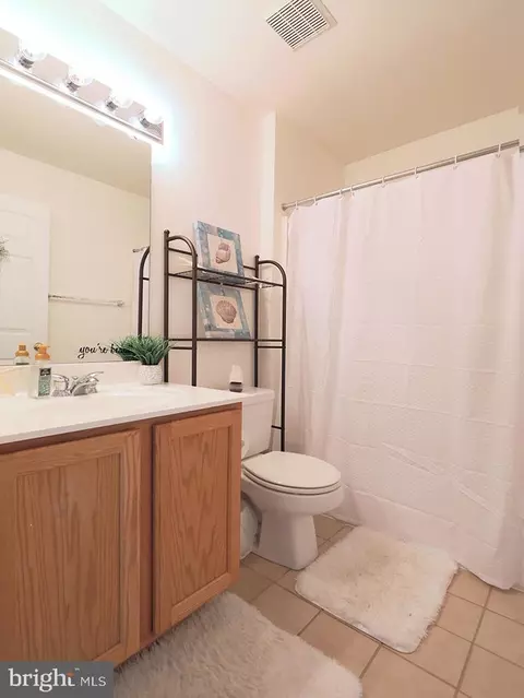 Bath - 33096 E Light Dr, Lewes, DE 19958 photo 1 of 3