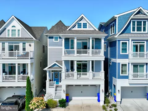38138 River St, Ocean View, DE 19970