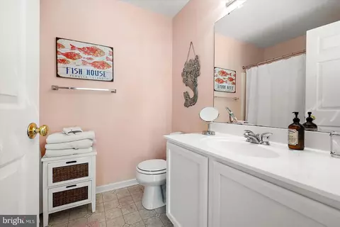 Bath - 25 John Hall Dr #40, Ocean View, DE 19970 photo 3 of 4