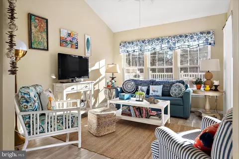 Living - 25 John Hall Dr #40, Ocean View, DE 19970 photo 6 of 7