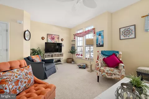 Living - 25 John Hall Dr #40, Ocean View, DE 19970 photo 5 of 7