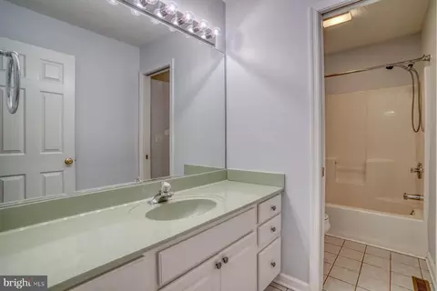 Bath - 33095 Grape Vine Ct, Lewes, DE 19958 photo 1 of 2