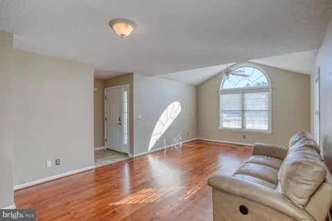 Living - 33095 Grape Vine Ct, Lewes, DE 19958 photo 2 of 6