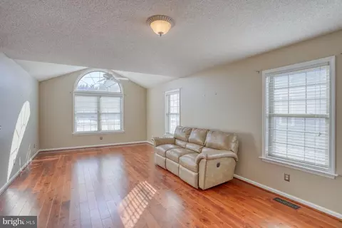 Living - 33095 Grape Vine Ct, Lewes, DE 19958 photo 1 of 6