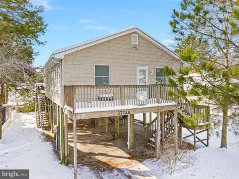 37726 Lagoon Ln, Ocean View, DE 19970