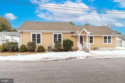 245 S Bedford St, Georgetown, DE 19947 photo 4