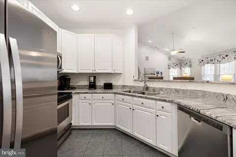 Kitchen - 45 Willow Oak Ave # B, Ocean View, DE 19970 photo 3 of 5