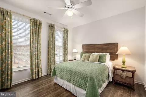 Bedroom - 45 Willow Oak Ave # B, Ocean View, DE 19970 photo 4 of 10