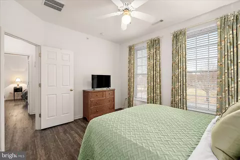 Bedroom - 45 Willow Oak Ave # B, Ocean View, DE 19970 photo 5 of 10