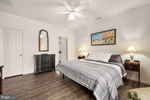 Bedroom - 45 Willow Oak Ave # B, Ocean View, DE 19970 photo 3 of 10