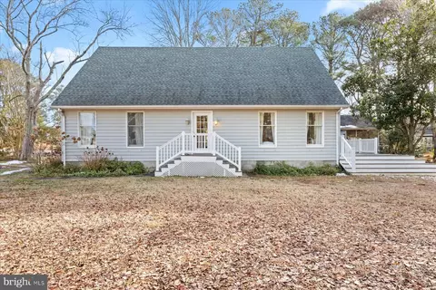 894 Garfield Pkwy, Bethany Beach, DE 19930