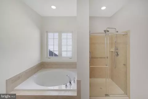 Bath - 308 Grist Mill Dr, Milton, DE 19968 photo 1 of 2
