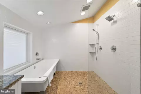 Bath - 658 Tingle Ave, Bethany Beach, DE 19930 photo 2 of 4