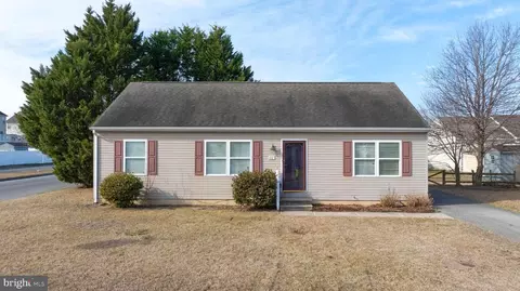 Exterior - 102 Sailor Ln, Milton, DE 19968 photo 1 of 3