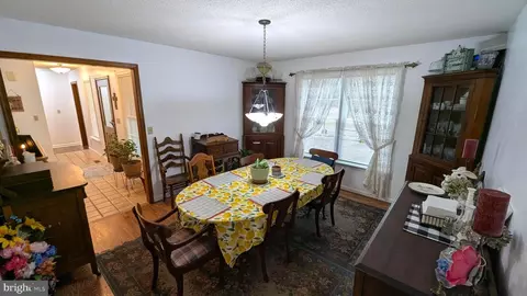 Dining - 32757 Pine Grove Rd, Laurel, DE 19956 photo 2 of 3
