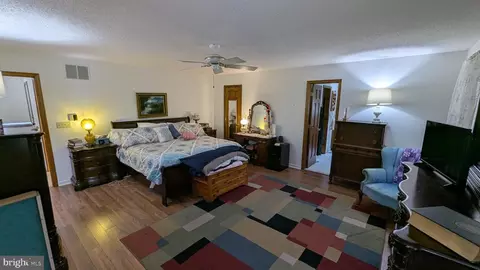 Bedroom - 32757 Pine Grove Rd, Laurel, DE 19956 photo 3 of 9