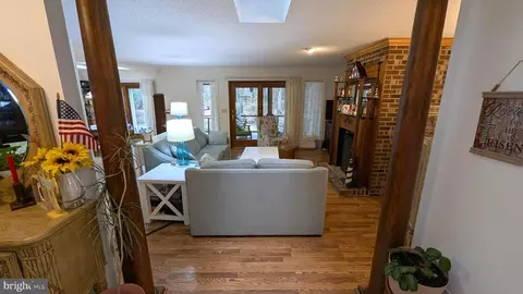Entry Way - 32757 Pine Grove Rd, Laurel, DE 19956 photo 5 of 16