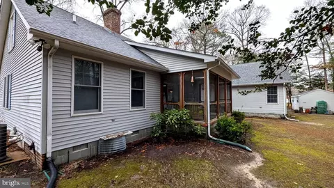 Exterior - 32757 Pine Grove Rd, Laurel, DE 19956 photo 3 of 8